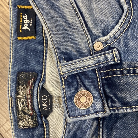 24w/29l Silver Jeans - Picture 3 of 3